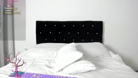 Bella  online show from October 17, 9:17 pm