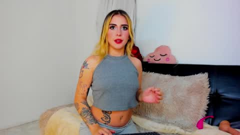  Chloe  online show from December 12, 6:03 am