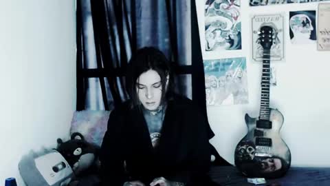 Snapshot of _cuervo_sk8 chatting on December 1, 7:41 pm JC online show from December 1, 7:41 pm