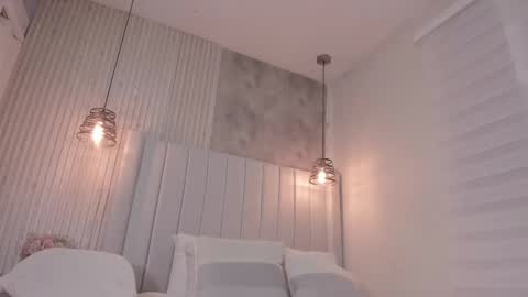 Dakota online show from September 17, 7:04 pm