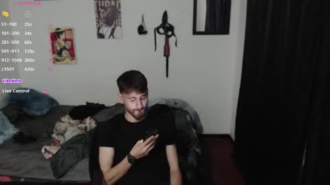 Snapshot of _delacruz911_ chatting on December 9, 5:07 am delacruz online show from December 9, 5:07 am