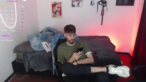 Snapshot of _delacruz911_ chatting on December 10, 6:22 am delacruz online show from December 10, 6:22 am