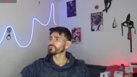 Snapshot of _delacruz911_ chatting on December 11, 4:31 pm delacruz online show from December 11, 4:31 pm