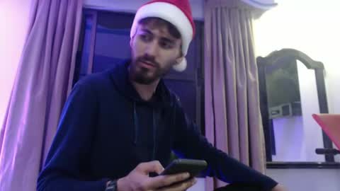 Snapshot of _delacruz911_ chatting on December 25, 12:48 am delacruz online show from December 25, 12:48 am