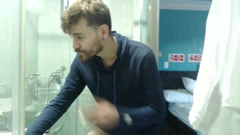 Snapshot of _delacruz911_ chatting on December 25, 12:05 pm delacruz online show from December 25, 12:05 pm