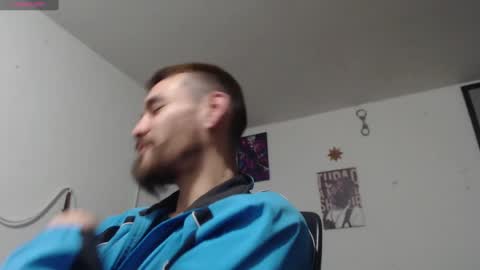 Snapshot of _delacruz911_ chatting on January 11, 8:11 am delacruz online show from January 11, 8:11 am