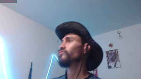 Snapshot of _delacruz911_ chatting on January 27, 3:04 am delacruz online show from January 27, 3:04 am