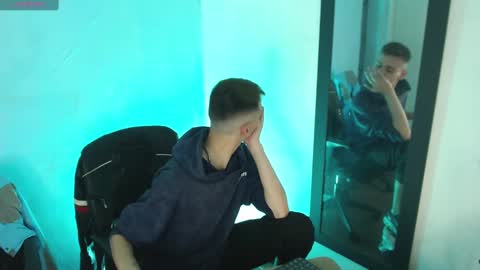 Snapshot of _delacruz911_ chatting on January 31, 5:30 am delacruz online show from January 31, 5:30 am