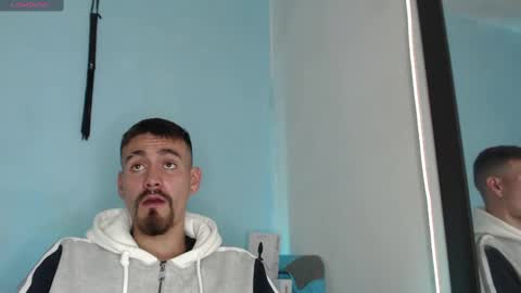 Snapshot of _delacruz911_ chatting on February 11, 8:37 am delacruz online show from February 11, 8:37 am