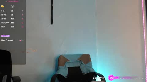 Snapshot of _delacruz911_ chatting on February 12, 4:44 am delacruz online show from February 12, 4:44 am