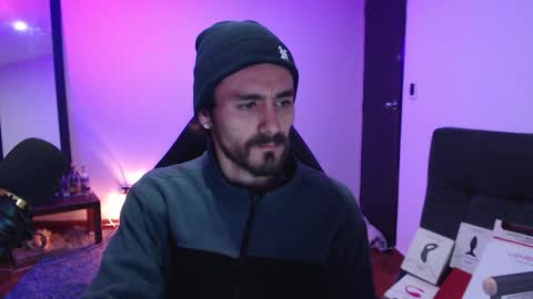 Snapshot of _delacruz911_ chatting on October 13, 4:34 am delacruz online show from October 13, 4:34 am