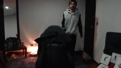 Snapshot of _delacruz911_ chatting on October 14, 9:21 am delacruz online show from October 14, 9:21 am