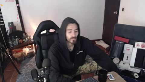 Snapshot of _delacruz911_ chatting on October 21, 12:39 pm delacruz online show from October 21, 12:39 pm