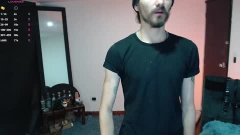 Snapshot of _delacruz911_ chatting on October 26, 11:42 pm delacruz online show from October 26, 11:42 pm