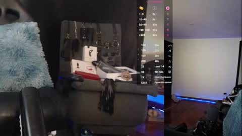 Snapshot of _delacruz911_ chatting on November 11, 8:53 pm delacruz online show from November 11, 8:53 pm