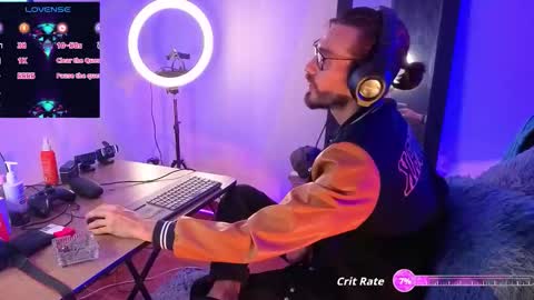 Snapshot of _delacruz911_ chatting on November 28, 1:30 am delacruz online show from November 28, 1:30 am