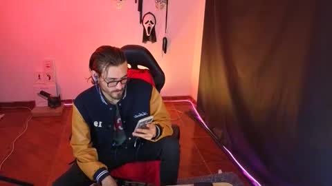 Snapshot of _delacruz911_ chatting on November 30, 5:00 am delacruz online show from November 30, 5:00 am