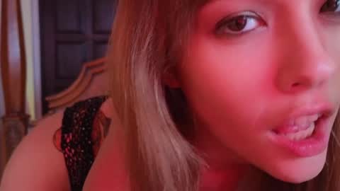 DemiDee online show from February 1, 2:37 am