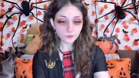 Kate online show from October 3, 4:59 pm