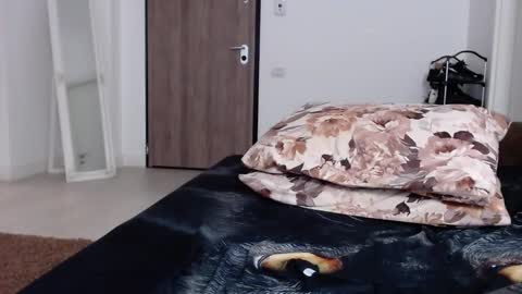 Snapshot of _dylangreen chatting on January 3, 12:08 pm Dylan online show from January 3, 12:08 pm