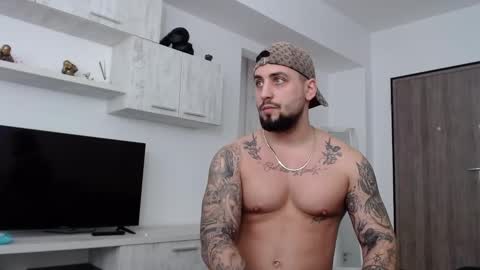 Snapshot of _dylangreen chatting on January 7, 8:45 am Dylan online show from January 7, 8:45 am