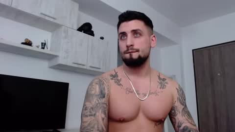 Snapshot of _dylangreen chatting on January 16, 11:37 am Dylan online show from January 16, 11:37 am