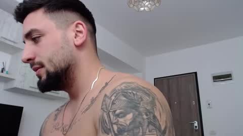 Snapshot of _dylangreen chatting on January 18, 8:41 am Dylan online show from January 18, 8:41 am