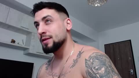 Snapshot of _dylangreen chatting on January 22, 8:07 am Dylan online show from January 22, 8:07 am