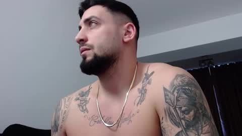 Snapshot of _dylangreen chatting on February 6, 8:07 am Dylan online show from February 6, 8:07 am