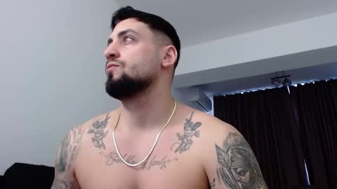 Snapshot of _dylangreen chatting on February 19, 8:22 am Dylan online show from February 19, 8:22 am