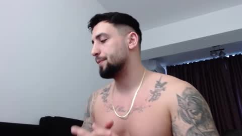 Snapshot of _dylangreen chatting on February 20, 8:50 am Dylan online show from February 20, 8:50 am