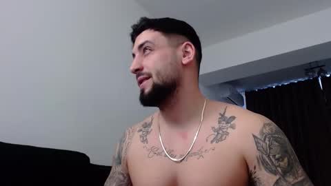 Snapshot of _dylangreen chatting on February 21, 8:51 am Dylan online show from February 21, 8:51 am