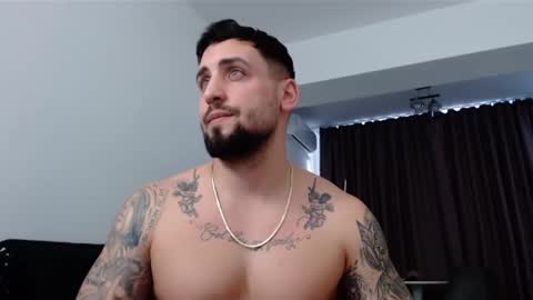 Snapshot of _dylangreen chatting on February 22, 12:40 pm Dylan online show from February 22, 12:40 pm