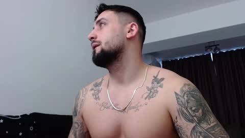 Snapshot of _dylangreen chatting on February 26, 8:48 am Dylan online show from February 26, 8:48 am