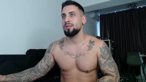 Snapshot of _dylangreen chatting on October 4, 8:56 am Dylan online show from October 4, 8:56 am