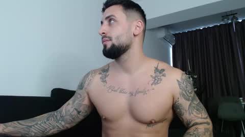 Snapshot of _dylangreen chatting on October 21, 8:26 am Dylan online show from October 21, 8:26 am