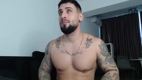 Snapshot of _dylangreen chatting on October 28, 9:35 am Dylan online show from October 28, 9:35 am