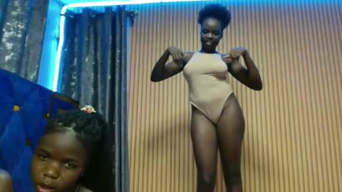 Elinah online show from November 28, 3:58 pm