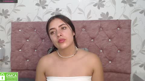 Emma online show from December 4, 7:56 pm