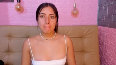 Emma online show from December 5, 1:38 pm