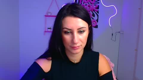 Snapshot of _emma_lay chatting on October 10, 6:23 am Emma online show from October 10, 6:23 am