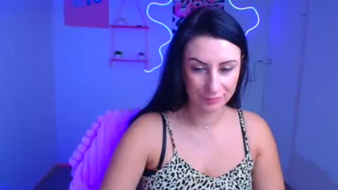 Snapshot of _emma_lay chatting on November 2, 6:38 am Emma online show from November 2, 6:38 am