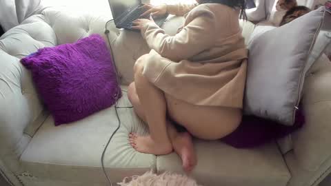 Emma online show from December 17, 6:09 pm