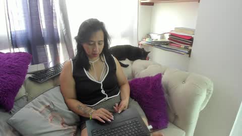 Emma online show from December 26, 5:40 pm