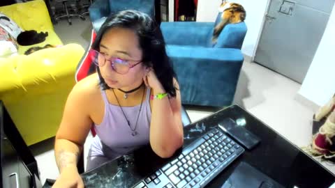 Emma online show from February 3, 11:36 pm