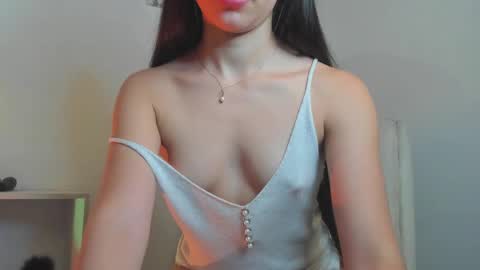 Snapshot of _emma_m chatting on March 8, 2:23 am emma morryson online show from March 8, 2:23 am