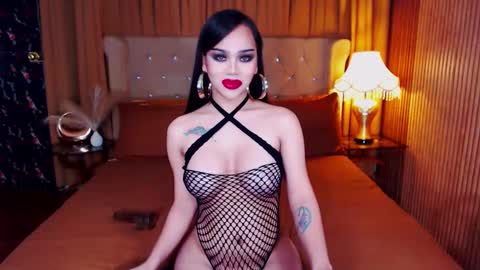 Snapshot of _empressvalerie_ chatting on September 20, 5:25 pm _empressvalerie_ online show from September 20, 5:25 pm