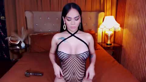 Snapshot of _empressvalerie_ chatting on September 28, 8:58 pm _empressvalerie_ online show from September 28, 8:58 pm