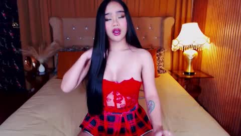 Snapshot of _empressvalerie_ chatting on November 17, 3:12 am _empressvalerie_ online show from November 17, 3:12 am