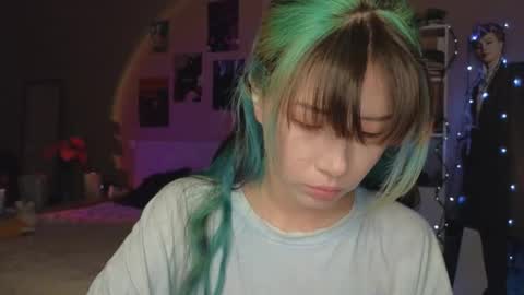 EveEva online show from October 9, 1:03 am